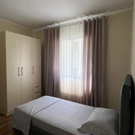 Glad Apartment