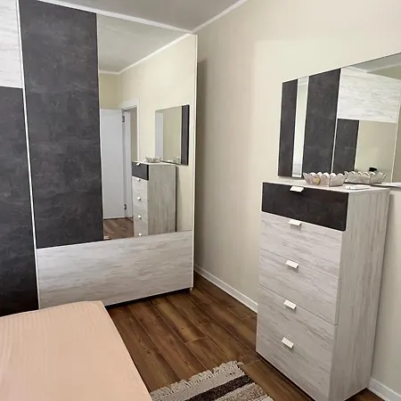 Apartment Glad *